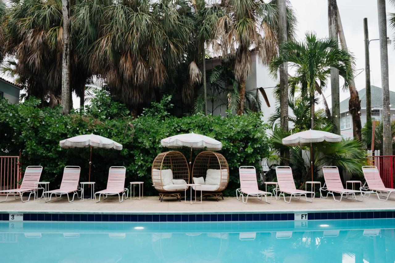 Miami River Inn By Renzzi Exterior photo
